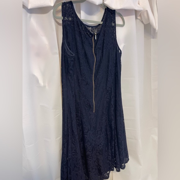 Dress - Picture 5 of 10